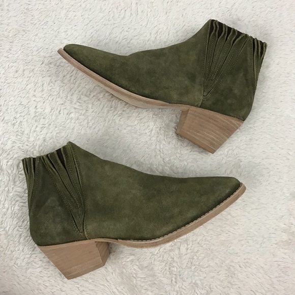 Free People Shoes - Free People x Farylrobin • Chelsea Boots